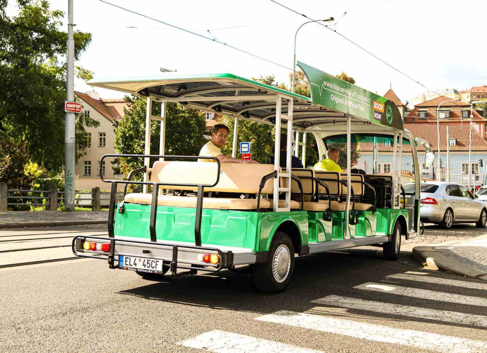Hop-on Hop-off Prague — Castle to Dancing House, your pace